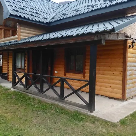 Nyaraló федорчуків за рікою *