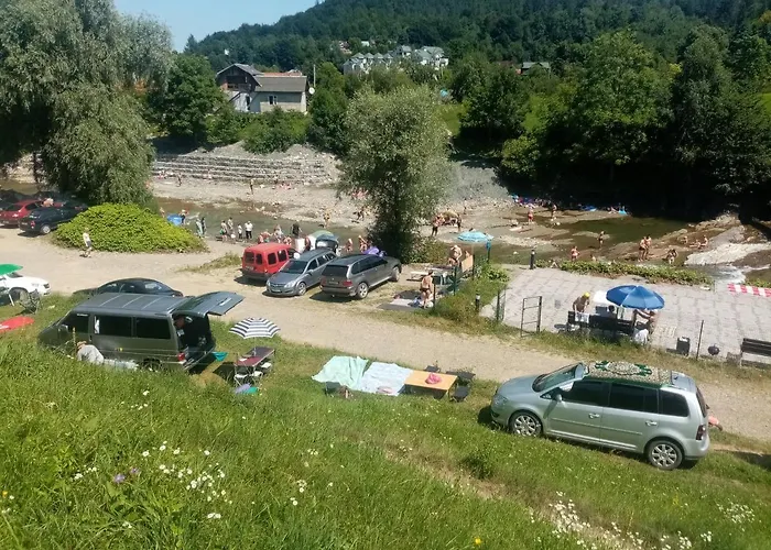 федорчуків за рікою 度假居