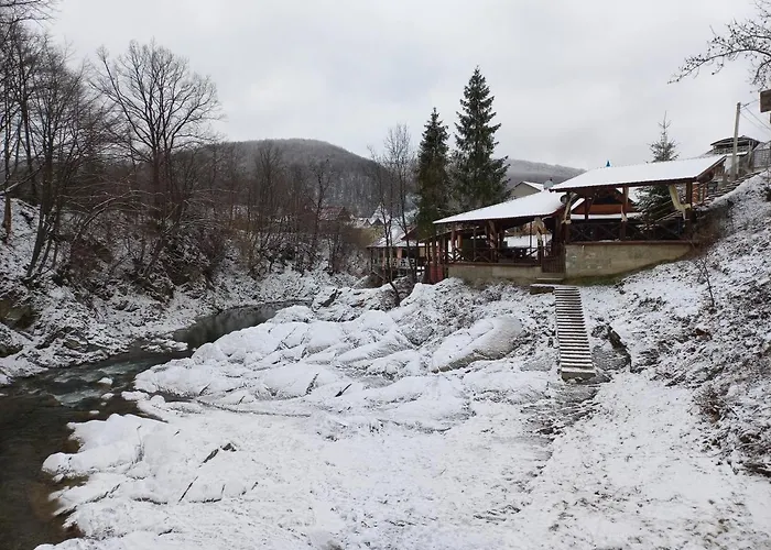 度假居 федорчуків за рікою 舍绍里