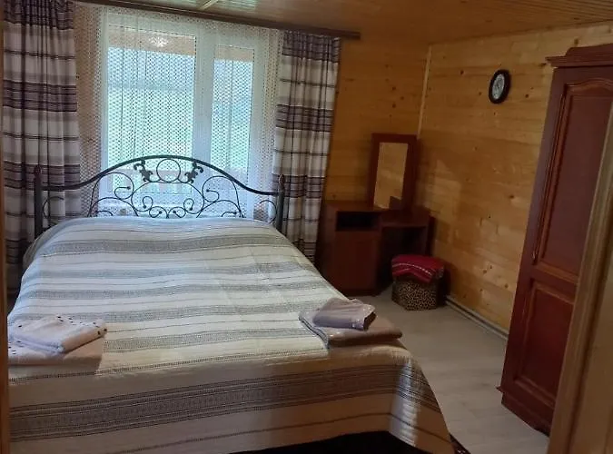 федорчуків за рікою 度假居